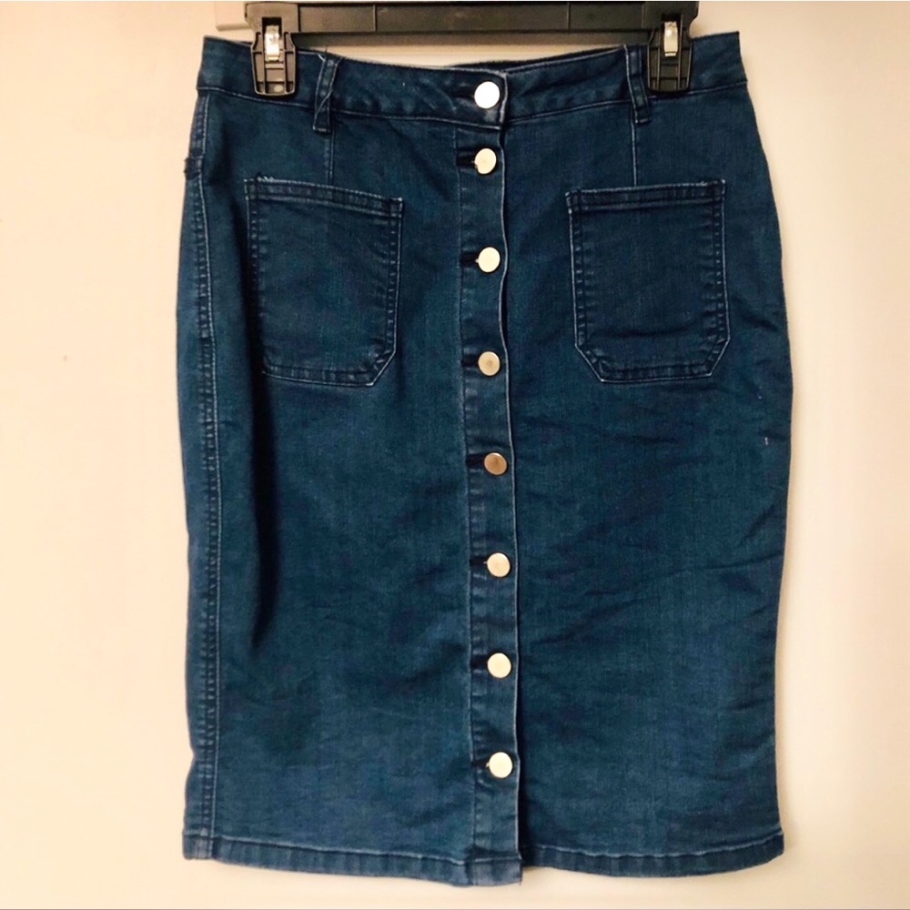 Button-down Denim Pencil Skirt with Pockets